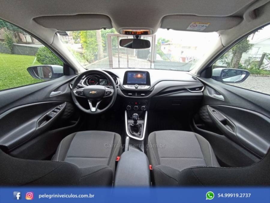 CHEVROLET - ONIX - 2022/2023 - Prata - R$ 83.500,00