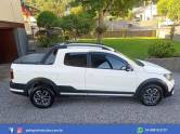 VOLKSWAGEN - SAVEIRO - 2021/2022 - Branca - R$ 93.500,00