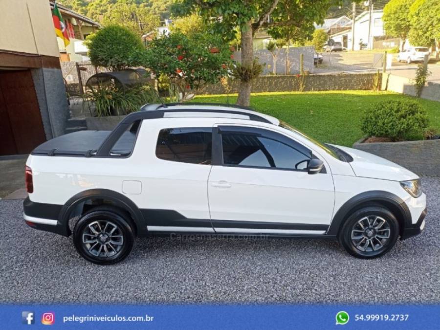 VOLKSWAGEN - SAVEIRO - 2021/2022 - Branca - R$ 93.500,00