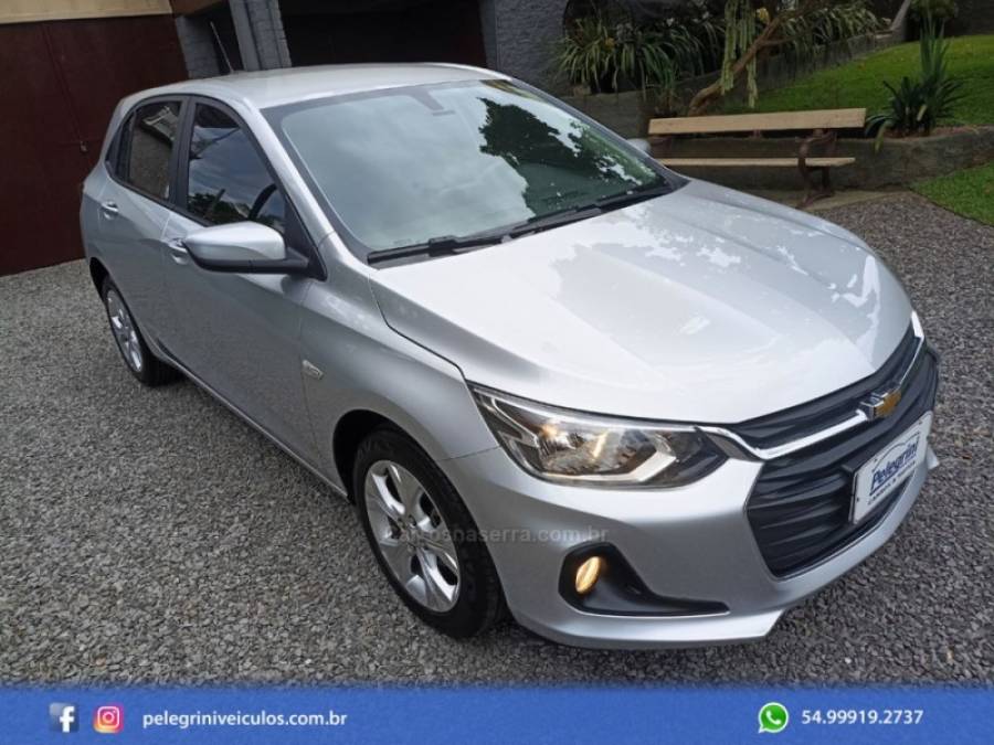 CHEVROLET - ONIX - 2022/2023 - Prata - R$ 83.500,00