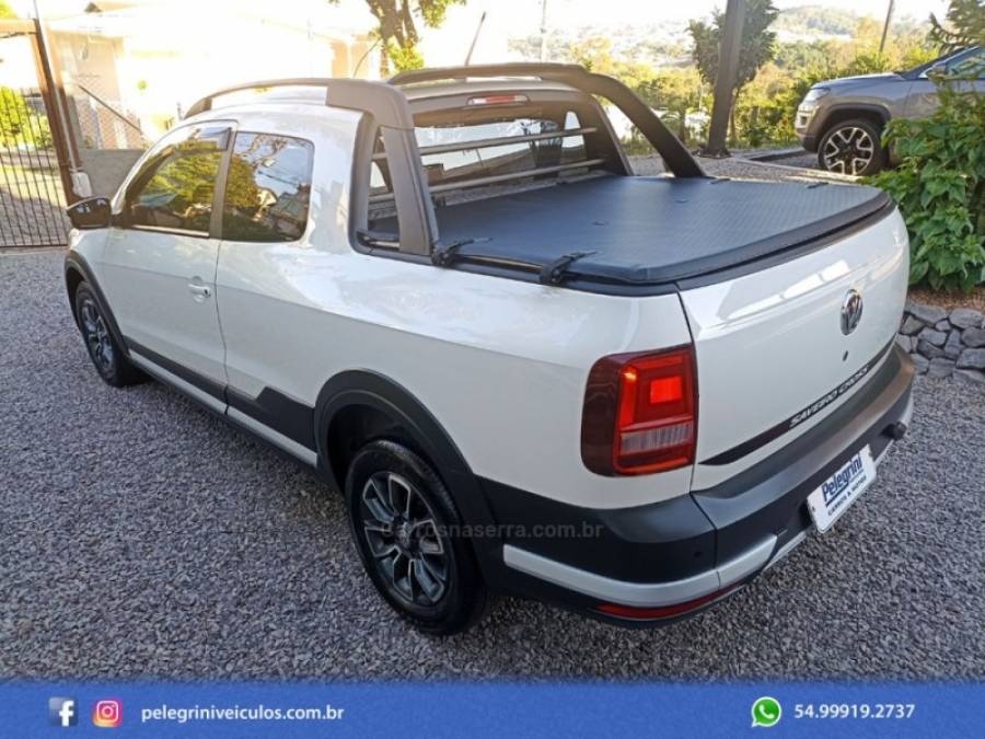 VOLKSWAGEN - SAVEIRO - 2021/2022 - Branca - R$ 93.500,00