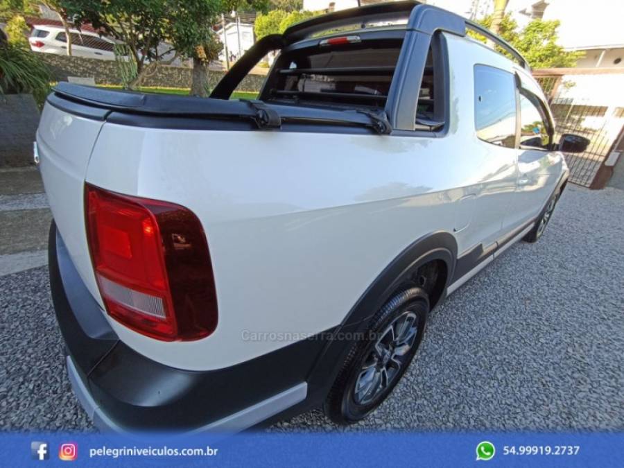 VOLKSWAGEN - SAVEIRO - 2021/2022 - Branca - R$ 93.500,00