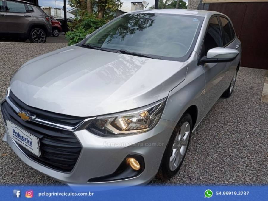 CHEVROLET - ONIX - 2022/2023 - Prata - R$ 83.500,00